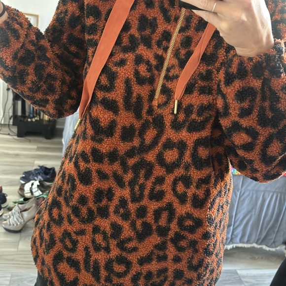 🖤Loft Leopard Teddy Pullover - Picture 5 of 5